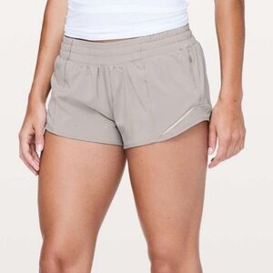 Lululemon Hotty Hot Short II 2.5” Size 6 in Dark Chrome Women’s